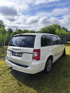 Chrysler Town & Country Benz/LPG (5 фото из 9)