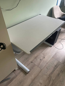 Reguleeritava kõrgusega koolilaud (1 foto / 4)