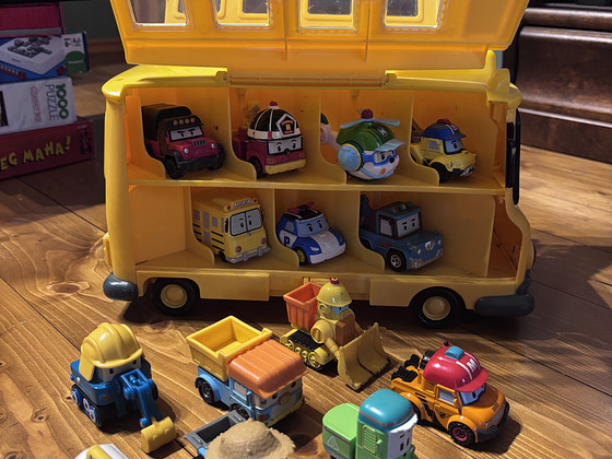 Kaasaskantav buss + 14 autot