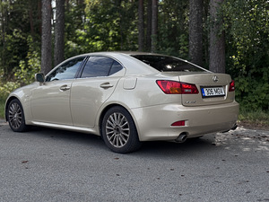Lexus IS250 170000km, reg 55€ (3 foto / 15)