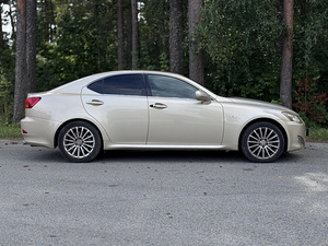 Lexus IS250 170000km, reg 55€ (5 foto / 15)
