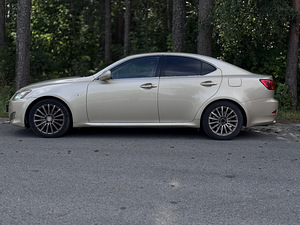 Lexus IS250 170000km, reg 55€ (6 foto / 15)