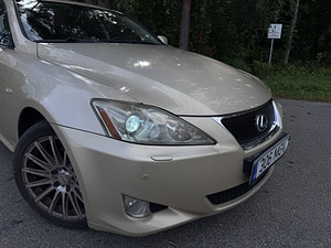 Lexus IS250 170000km, reg 55€ (7 foto / 15)