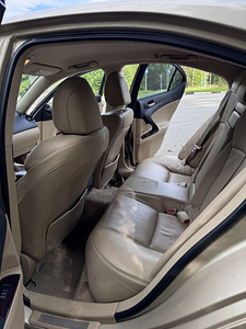 Lexus IS250 170000km, reg 55€ (11 foto / 15)