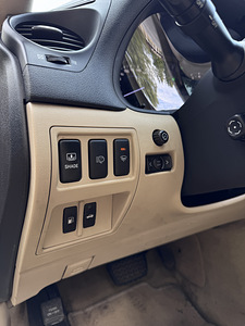 Lexus IS250 170000km, reg 55€ (12 foto / 15)
