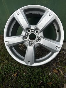 Toyota Rav 4 velg (1 foto / 4)