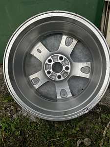 Toyota Rav 4 velg (2 foto / 4)