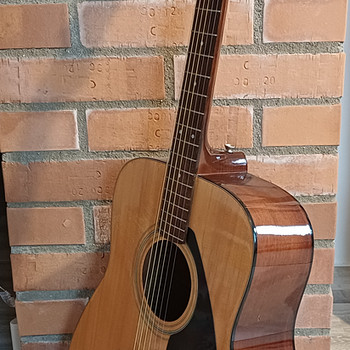 Akustiline kitarr YAMAHA 80-ndatest.