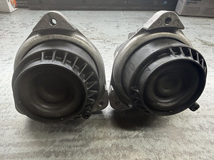 Подушки двигателя BMW F11 (3 фото из 3)