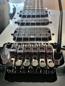 Электрогитара Ibanez RG350EXZ (9 фото из 10)
