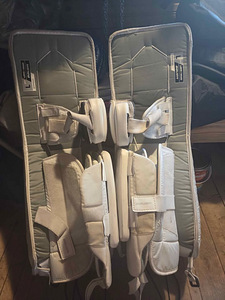 Bauer Vapor X2.7 JR L - väravavahi põlvekaitsmed - щитки (2 foto / 3)