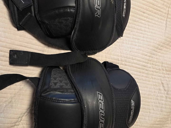 Bauer S18 SUPREME JR - väravahi pŏlvekaitse
