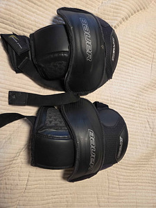 Bauer S18 SUPREME JR - väravahi pŏlvekaitse (1 foto / 2)