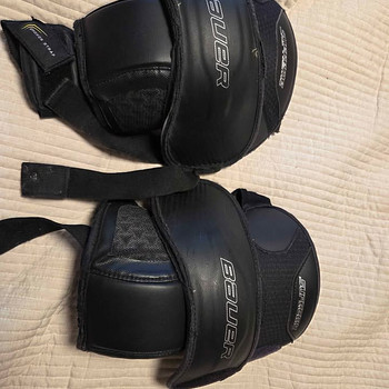 Bauer S18 SUPREME JR - väravahi pŏlvekaitse