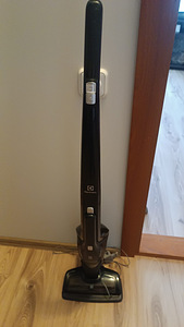 Беспроводной пылесос electrolux (1 фото из 2)
