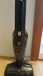 Беспроводной пылесос electrolux (2 фото из 2)