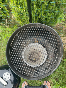 Угольный гриль Weber Original Kettle (4 фото из 4)