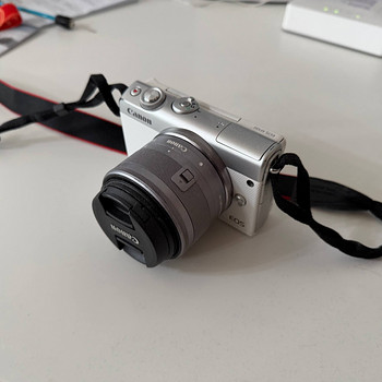 камера Canon EOS M100