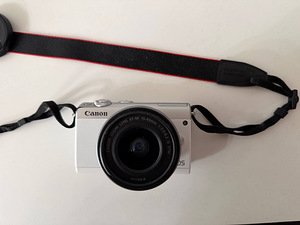камера Canon EOS M100 (3 фото из 7)