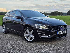 Volvo V60 Summum Twin Engine AWD 2.4 D6 162 кВт (2 фото из 15)