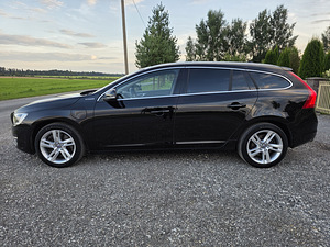 Volvo V60 Summum Twin Engine AWD 2.4 D6 162 кВт (5 фото из 15)