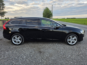 Volvo V60 Summum Twin Engine AWD 2.4 D6 162 кВт (6 фото из 15)