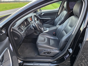 Volvo V60 Summum Twin Engine AWD 2.4 D6 162 кВт (7 фото из 15)
