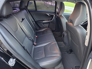 Volvo V60 Summum Twin Engine AWD 2.4 D6 162 кВт (9 фото из 15)