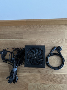 Modecom 80 PLUS Bronze Toiteplokk 700W Vähekasutatud (1 foto / 3)