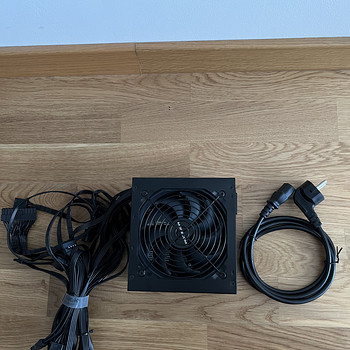 Modecom 80 PLUS Bronze Toiteplokk 700W Vähekasutatud