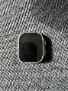 Apple Watch Ultra 49 mm titaanist (aku 90%) + rihm (2 foto / 2)