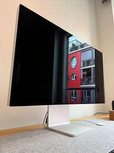 Apple Pro Display XDR + Apple Pro Stand (2 фото из 7)