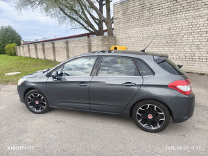 Citroen C4 (2 фото из 7)
