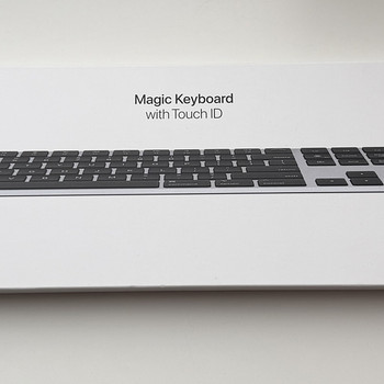 Apple Magic Keyboard with Touch ID and Numeric Keypad ,Black