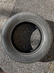 Шипованные шины Hankook Winter i*cept iZ2 185/65 R15 - 4 шт. (1 фото из 2)