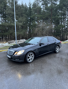 Mercedes Benz E200 (1 фото из 3)