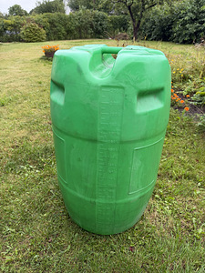 Kanister-vaat 210 l (3 foto / 3)