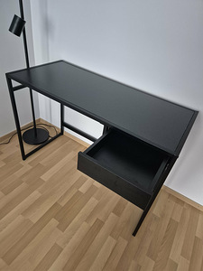 Modernne puidust metallraamiga kirjutuslaud (2 foto / 3)