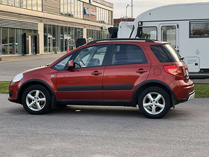 SUZUKI SX4 (4 фото из 11)