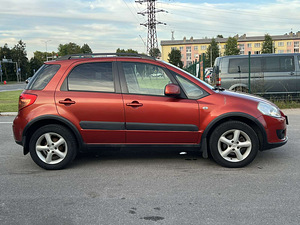 SUZUKI SX4 (5 фото из 11)
