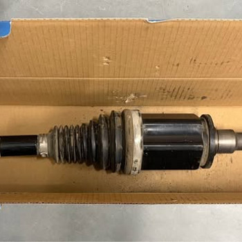 BMW G30/G31 esiveovõll parem (xDrive) — ORIGINAAL GKN
