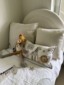 Voodi ARIANA voodikastiga valge teddy + kvaliteetne madrats (5 foto / 10)