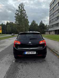Citröen C4 Aircross (4 фото из 8)