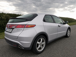 Honda Civic Vtec 1.8 103kW (3 фото из 7)