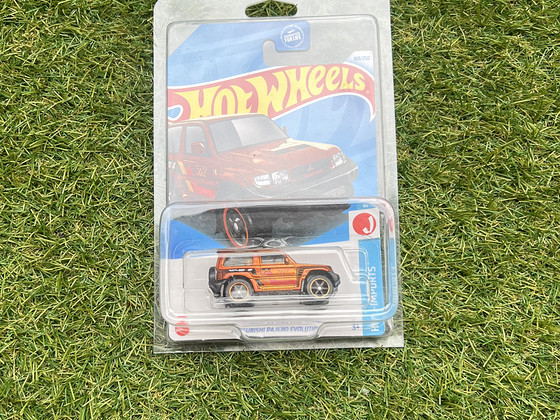 Hot Wheels STH Mitsubishi Pajero. (Небольшой дефект блистера