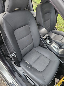 Volvo S80 2008 poolnahkistmed (2 foto / 3)