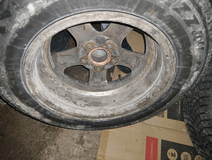 Диски 5x112 с шинами для VW Passat (7 фото из 9)