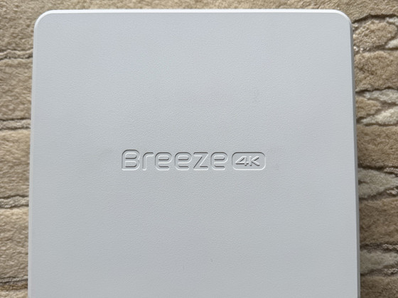 Yuneec Breeze 4K droon kohvriga