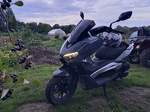 Тюнингованный скутер 50cc (1 фото из 6)
