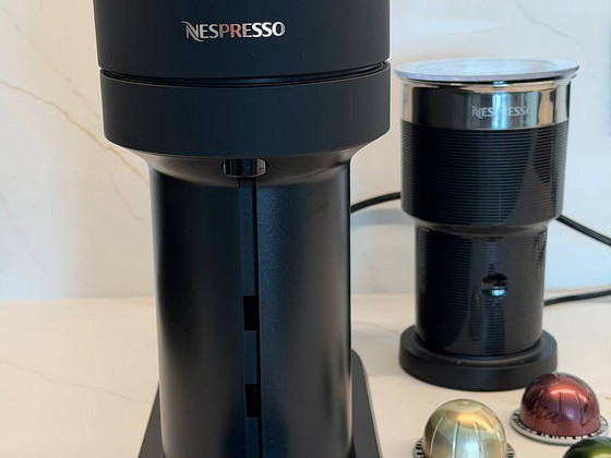 NESPRESSO VERTUO NEXT+PIIMAVAHUSTAJA AEROCCINO XL